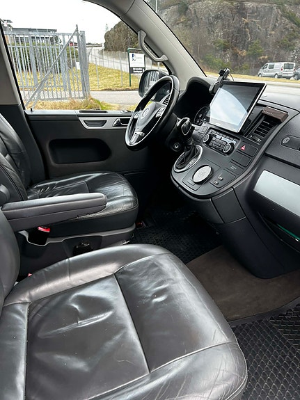 Volkswagen Multivan 3 of 14