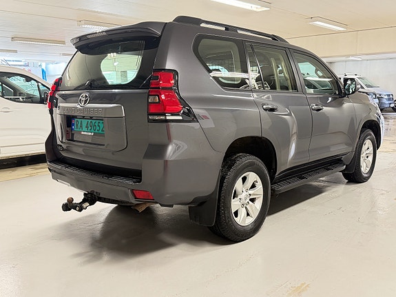 Toyota Land Cruiser 5 of 30