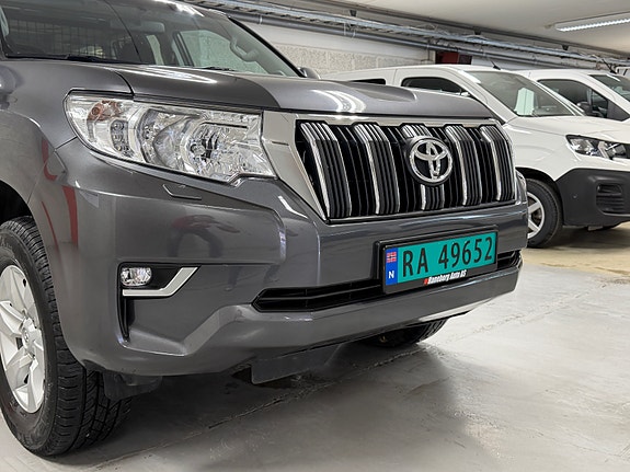 Toyota Land Cruiser 8 of 30