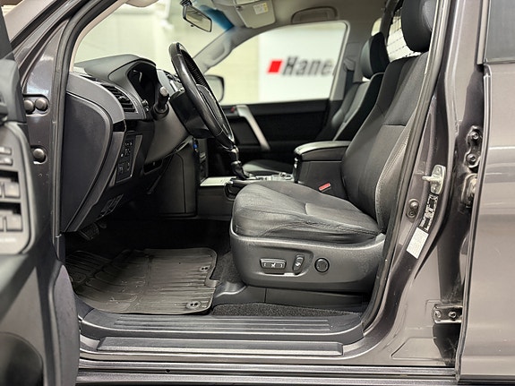 Toyota Land Cruiser 20 of 30