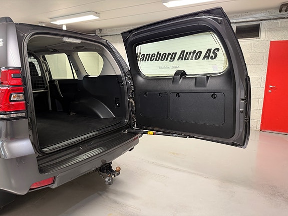 Toyota Land Cruiser 17 of 30