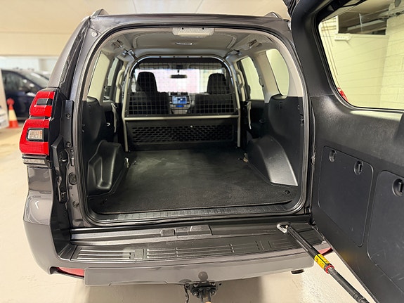 Toyota Land Cruiser 16 of 30