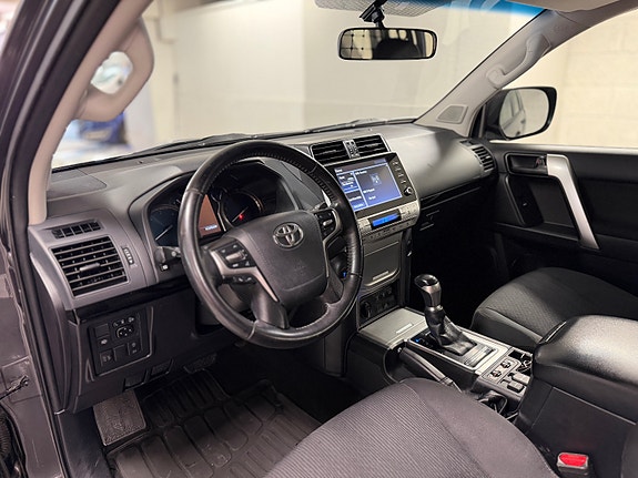 Toyota Land Cruiser 19 of 30