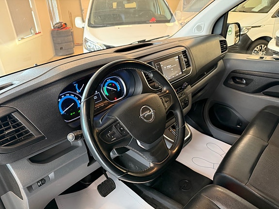 Opel Vivaro 4 of 5