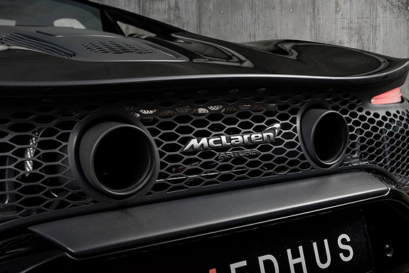 McLaren Artura 14 of 30