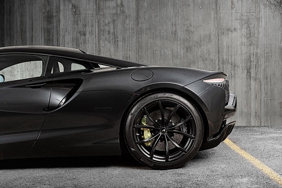 McLaren Artura 10 of 30