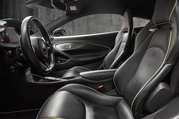 McLaren Artura 23 of 30