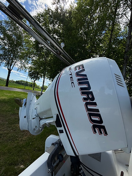 Cape Rib 750 – 250hk Evinrude – med reg. henger. Klar for sommeren! 11 of 14