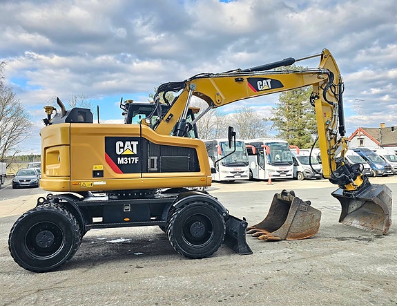 Cat M317F, 2017 mod, 11700 timer, Rotortilt, 2 Skuffer, GPS. 6 of 30