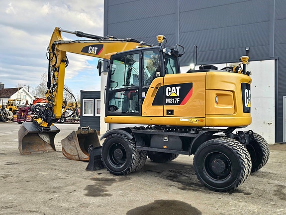 Cat M317F, 2017 mod, 11700 timer, Rotortilt, 2 Skuffer, GPS. 3 of 5