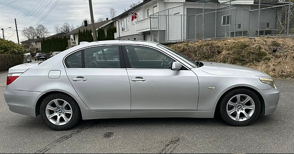 BMW 525d 3 of 5