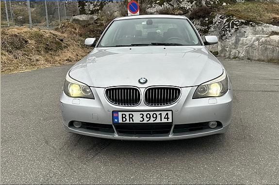 BMW 525d 2 of 5