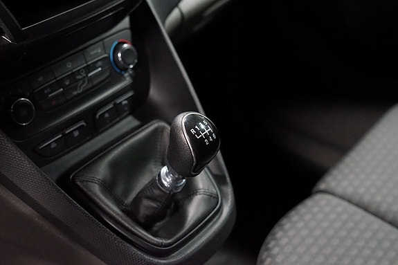 Ford Transit Connect 17 of 25
