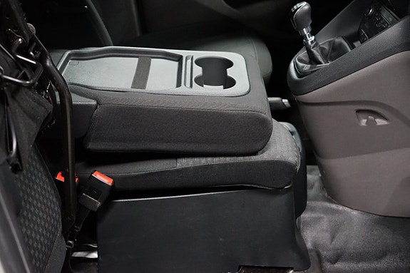 Ford Transit Connect 19 of 25