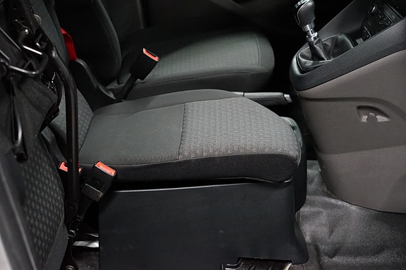 Ford Transit Connect 18 of 25