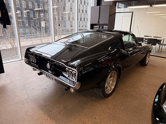 Ford Mustang 5 of 5