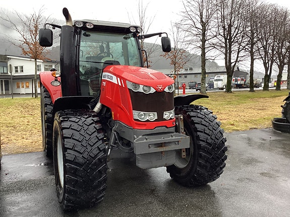 Massey Ferguson 7718