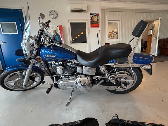 Harley-Davidson FXDWG Dyna Wide Glide med RÅ lyd