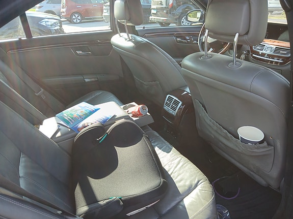 Mercedes-Benz S320 7 of 21