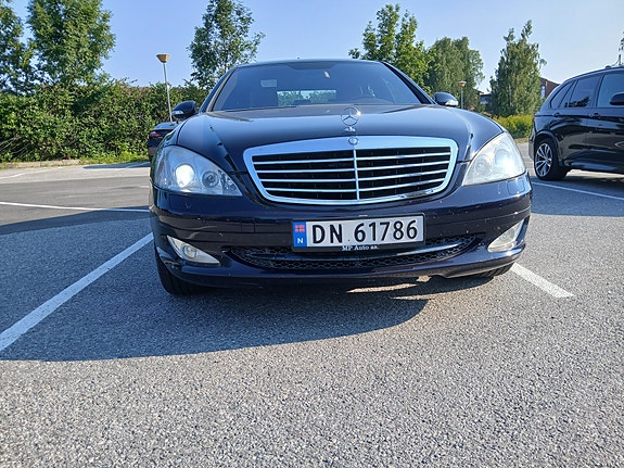 Mercedes-Benz S320 4 of 21