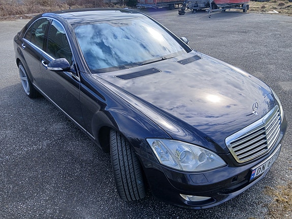Mercedes-Benz S320 10 of 21