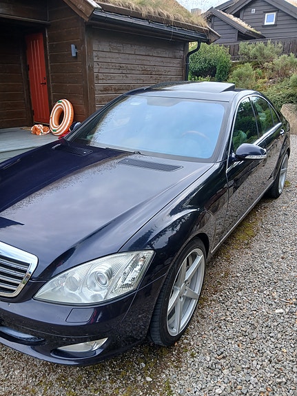 Mercedes-Benz S320 21 of 21