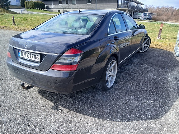 Mercedes-Benz S320 13 of 21