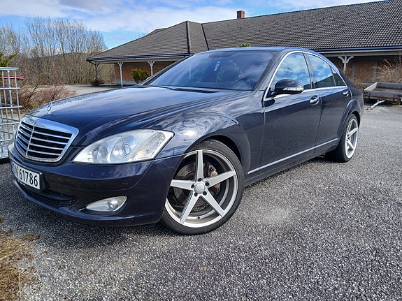 Mercedes-Benz S320 9 of 21