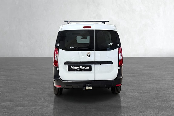 Praktisk bakfra med takstativ og solid beskyttelse på støtfanger.