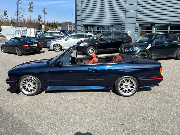 BMW 318i 2 of 19