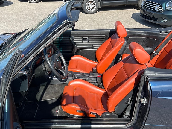 BMW 318i 9 of 19