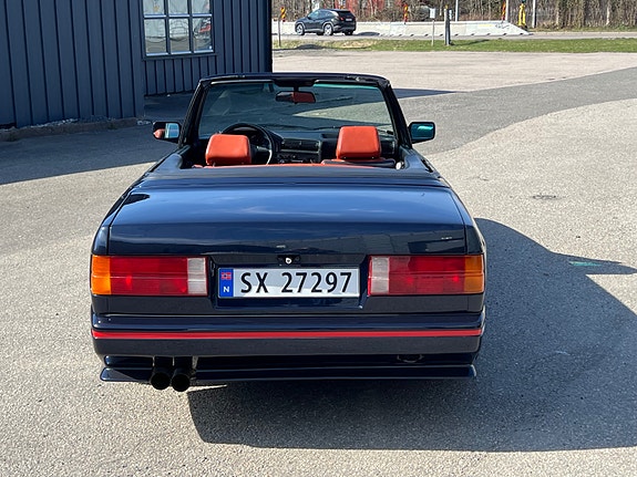 BMW 318i 4 of 19