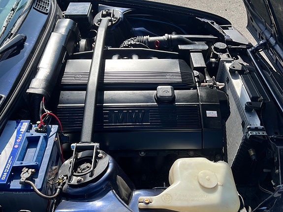 BMW 318i 17 of 19
