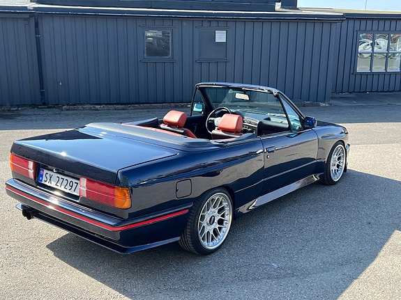 BMW 318i 5 of 19