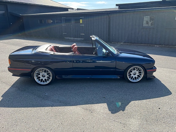 BMW 318i 6 of 19