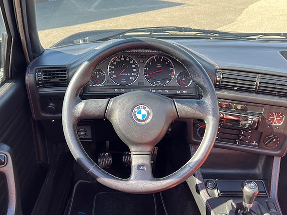 BMW 318i 15 of 19
