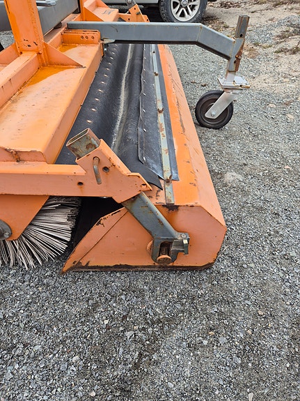 Bema feiemaskin med oppsamler 2011, kr 23 000,-