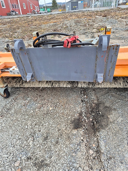 Bema feiemaskin med oppsamler 2011, kr 23 000,-