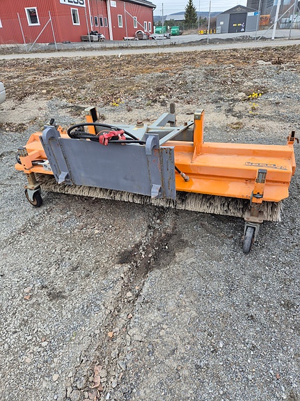 Bema feiemaskin med oppsamler 2011, kr 23 000,-