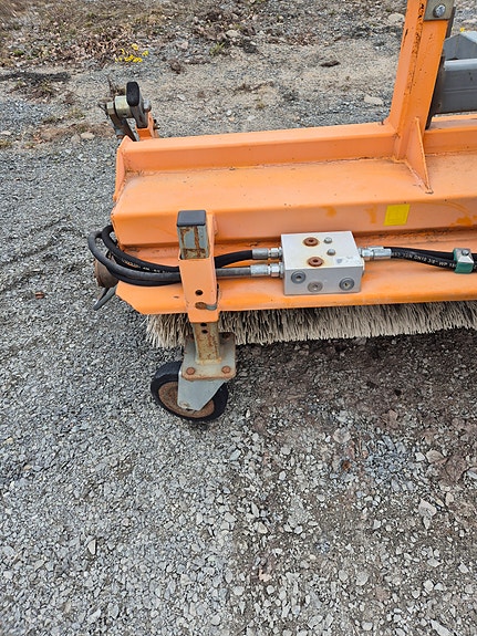 Bema feiemaskin med oppsamler 2011, kr 23 000,-