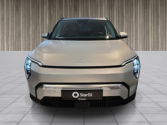 Kia EV3 3 of 5
