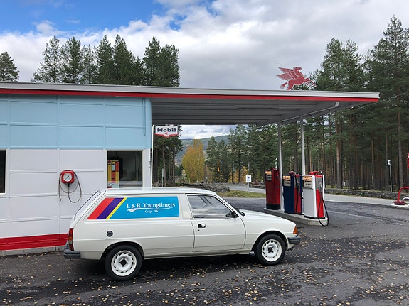 Peugeot 305 4 of 5