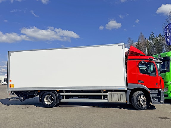 Mercedes-Benz Actros 1832L SKAB 19 paller med sideåpning, varme i skap, ryggekamera, onspot, webasto, ledbar, se video 6 of 24