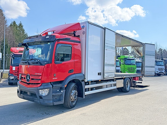 Mercedes-Benz Actros 1832L SKAB 19 paller med sideåpning, varme i skap, ryggekamera, onspot, webasto, ledbar, se video 13 of 24