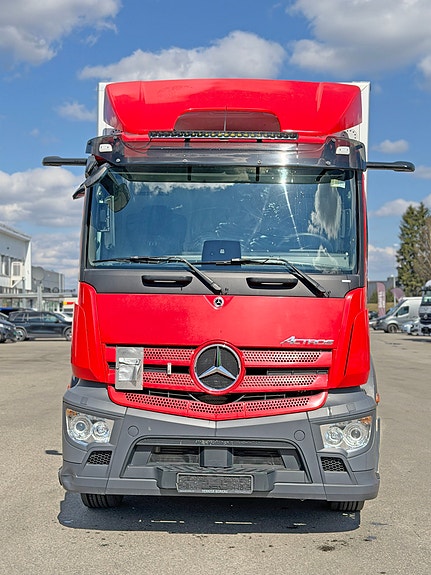 Mercedes-Benz Actros 1832L SKAB 19 paller med sideåpning, varme i skap, ryggekamera, onspot, webasto, ledbar, se video 2 of 5