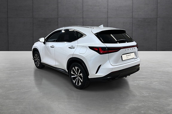 Lexus NX450h 3 of 21