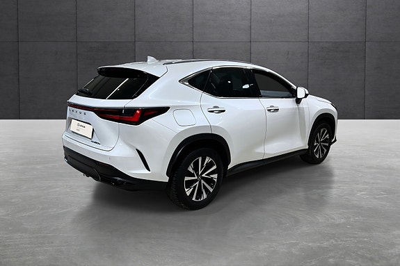 Lexus NX450h 5 of 21