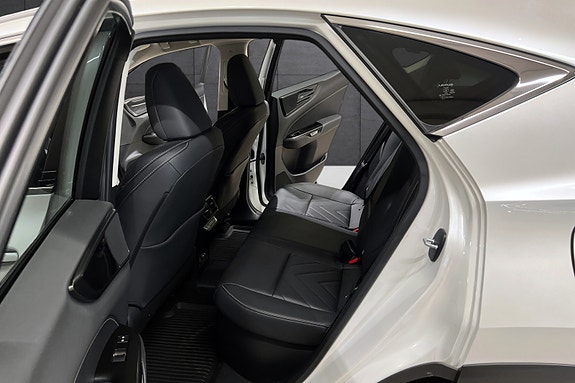 Lexus NX450h 17 of 21