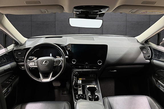 Lexus NX450h 10 of 21