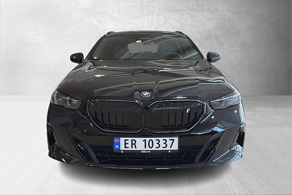 BMW i5 3 of 5